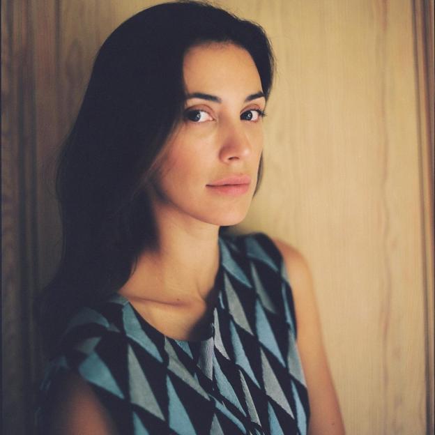 Las zapatillas blancas favoritas de las royals son estas tan cómodas y ponibles que también tienen Tamara Falcó y Vicky Martín Berrocal