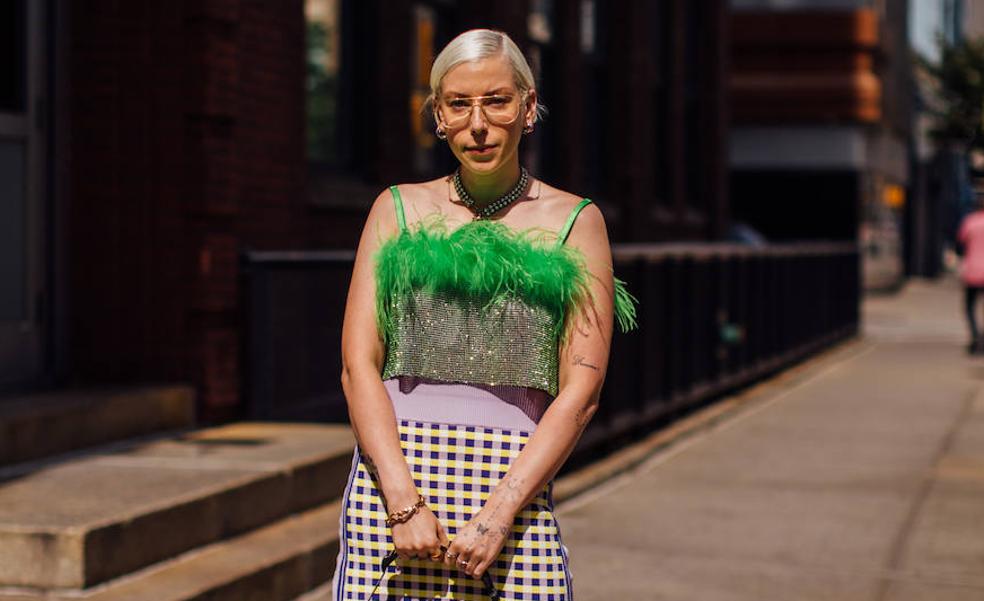 Esta es la falda de Zara que triunfa en Instagram porque estiliza y hace tipazo (y puedes llevarla con cualquier top o camiseta)