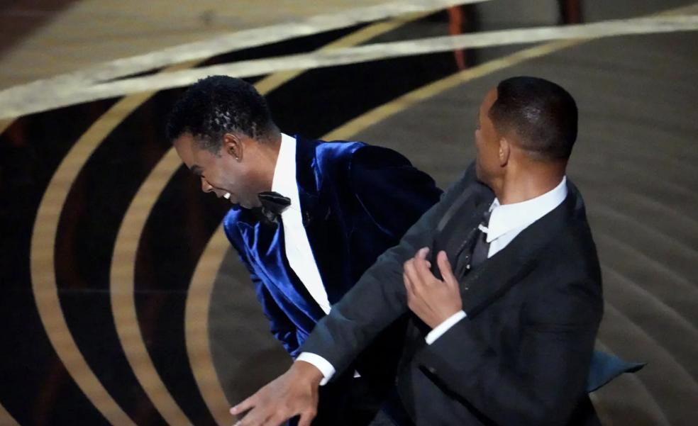 Del bofetón de Will Smith a Chris Rock al (escaso) apoyo a Ucrania, sin dejarnos los mejores memes de la noche: los grandes momentos de los premios Oscar 2022