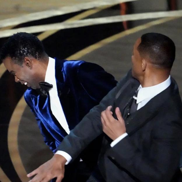 Del bofetón de Will Smith a Chris Rock al (escaso) apoyo a Ucrania, sin dejarnos los mejores memes de la noche: los grandes momentos de los premios Oscar 2022