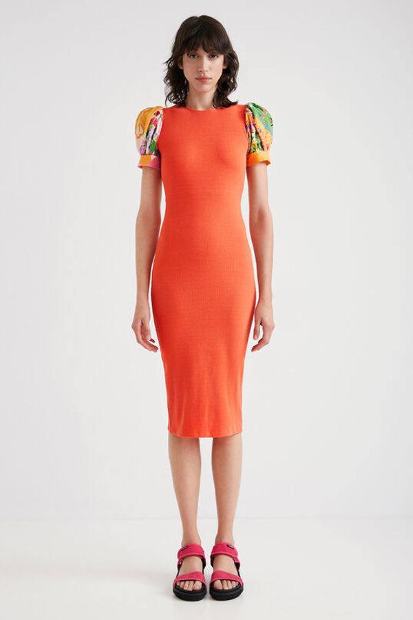 Vestidos, camisas y pantalones: aquí están las prendas naranjas con las que alegrarás tus estilismos