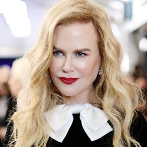 Una italiana se atreve con el truco viral para hacerse el eyeliner a la española: «No soy fan de la raya en el ojo, pero esto es distinto»