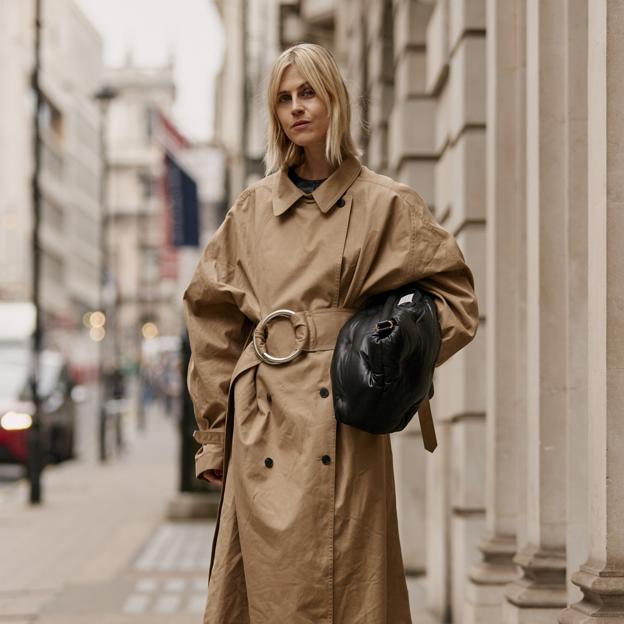 La gabardina definitivamente perfecta parece de lujo, es de Primark, cuesta muy poco y es ideal para el entretiempo