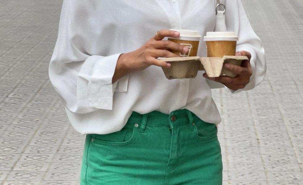 El mejor pantalón recto está en Parfois y su corte favorecedor y su color tendencia ha hecho que arrase entre las influencers