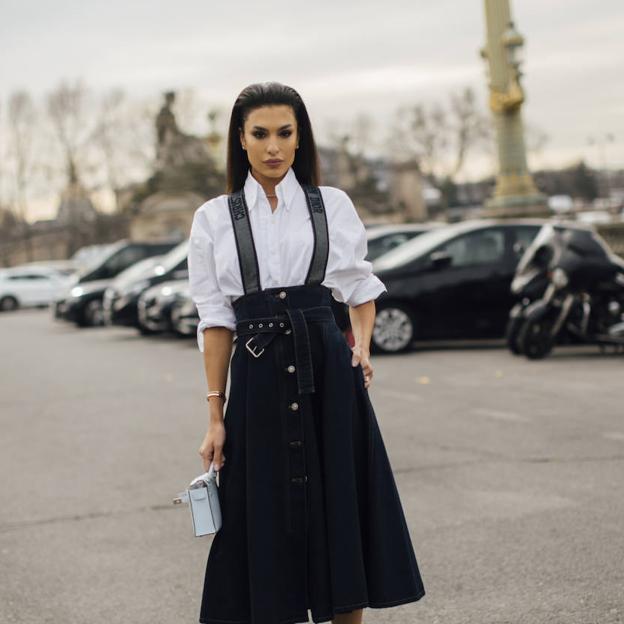 Tenemos las camisas blancas (bonitas y baratas) perfectas para tus looks más relajados y en tendencia