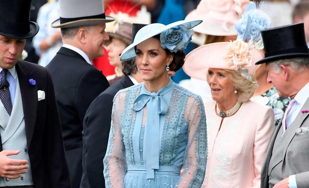 El color favorito de las royals que puedes llevar en tu próxima boda con este vestido muy low cost de Primark