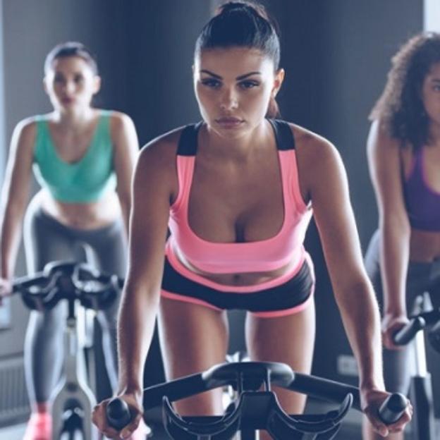 Spinning para principiantes: cómo tener los mejores glúteos y piernas tonificadas en tiempo récord