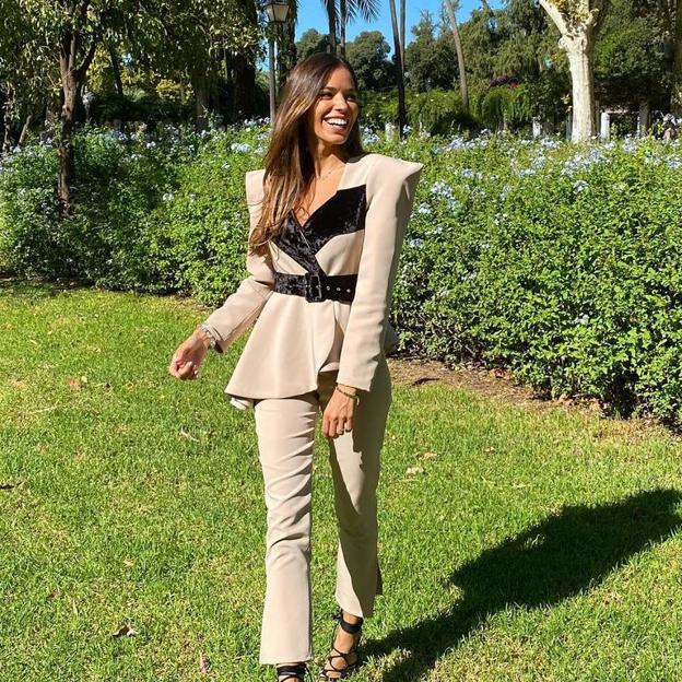 El traje rosa pastel de Sfera que parece de lujo y podrían llevar las invitadas de cualquier boda vip