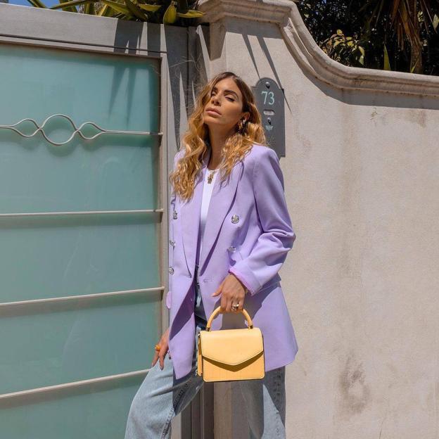 Ni lima ni fucsia, la blazer tendencia que tienes que tener está primavera es de color lila porque sienta de maravilla