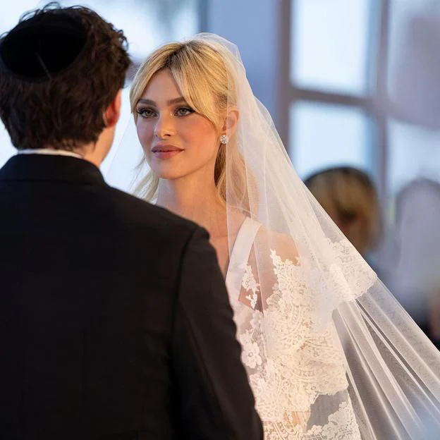 Así es el espectacular vestido de novia que ha lucido Nicola Peltz en su  boda con Brooklyn Beckham | Mujer Hoy