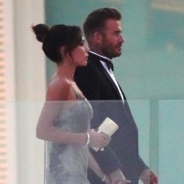 Este es el look de invitada que Victoria Beckham ha llevado como madrina en la boda de su hijo (y no es lo que esperábamos)