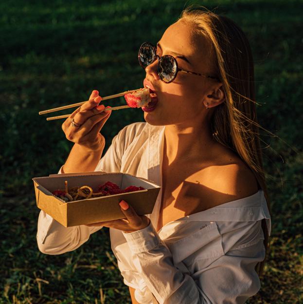 ¿De verdad puedes comer sushi sin problemas cuando llevas una alimentación sin gluten? Te contamos qué ingredientes tienes que vigilar