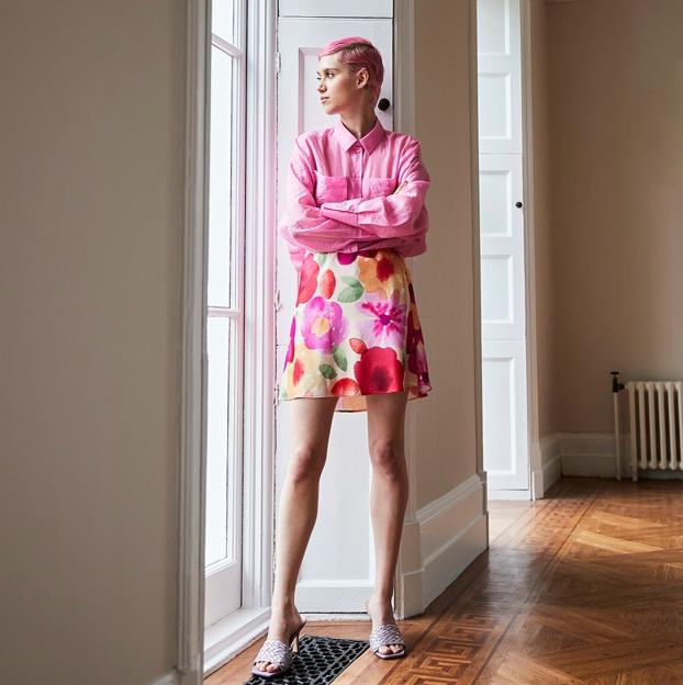 Flechazo con la nueva falda de flores de Primark: cuesta 13 euros, sienta bien a todas las tallas y edades y es súper tendencia