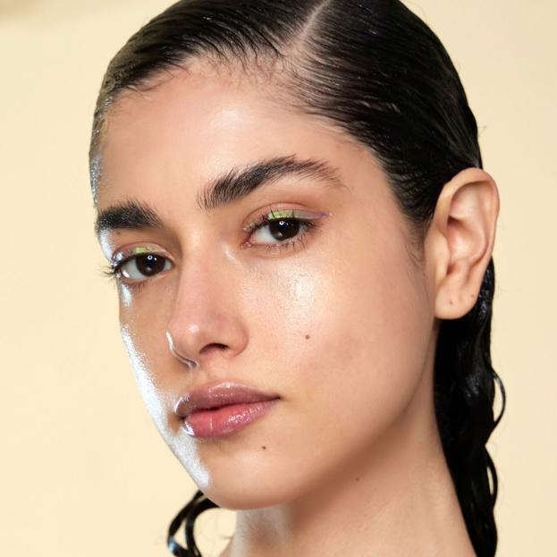 La crema con vitamina C que te puedes aplicar de día y que ilumina la piel en tan solo 24 horas