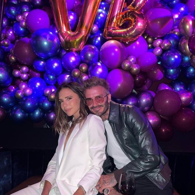 El look viral con vestido y las zapatillas más buscadas de Harper Beckham: la hija de Victoria Beckham ya es un icono de estilo