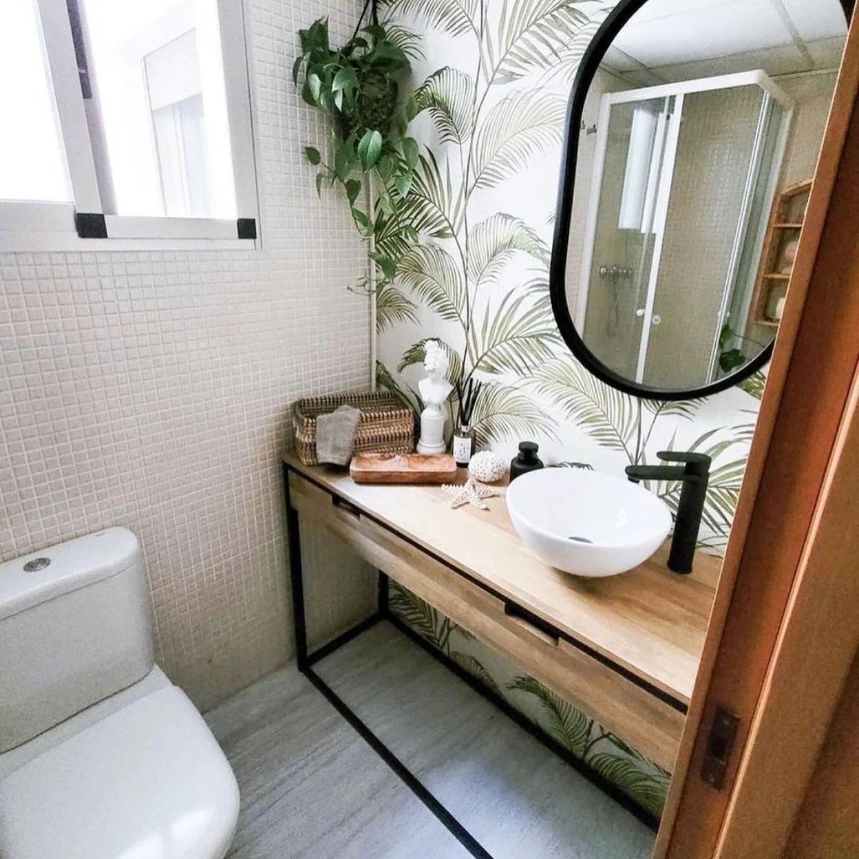 Los prácticos trucos de Ikea para que tu baño pequeño parezca más