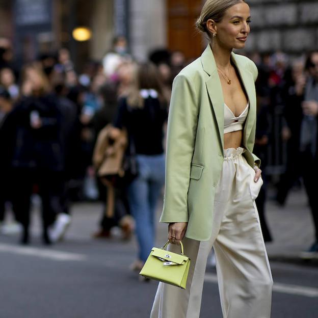 Estos son los pantalones de vestir con los que vas a combinar tu nueva blazer para crear un look elegante y cómodo a la vez