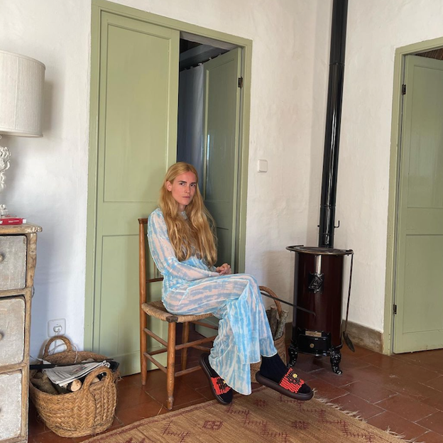 Maye Musk, estupenda y con estilazo a los 74: los mejores looks parisinos de la madre de Elon Musk