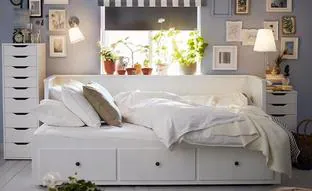 Sofá de día, cama de noche: el mueble con almacenaje más vendido de IKEA es este práctico y barato con el que tu salón o habitación parecerán más grandes