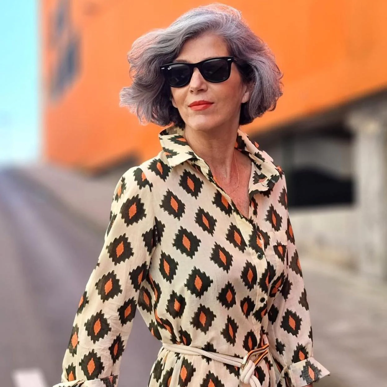 Roca provocar entonces El truco para llevar este favorecedor vestido camisero de Zara en un look  que rejuvenece a los 50 muy cómodo | Mujer Hoy