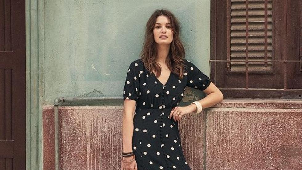 Los mejores vestidos con estampado de lunares para estrenar ahora y llevar sin parar todo el verano