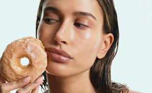 Donut Glazed Skin, la tendencia de maquillaje perfeccionadora que alisa e ilumina la piel a los 20 y a los 50