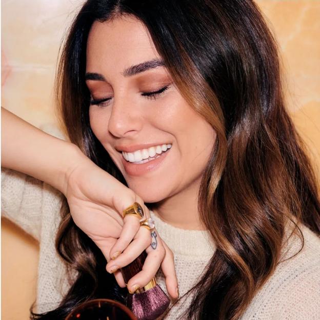 Los polvos de sol efecto buena cara virales y superventas que han enamorado a Blanca Suárez porque revitalizan la piel