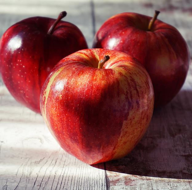 En qué consiste la dieta de la manzana, que promete hacerte perder peso en cinco días y desintoxicar tu cuerpo
