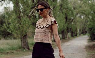 Este es el top de crochet romántico super ventas con el que serás la más elegante y estilosa en tus looks con vaqueros o pantalones negros