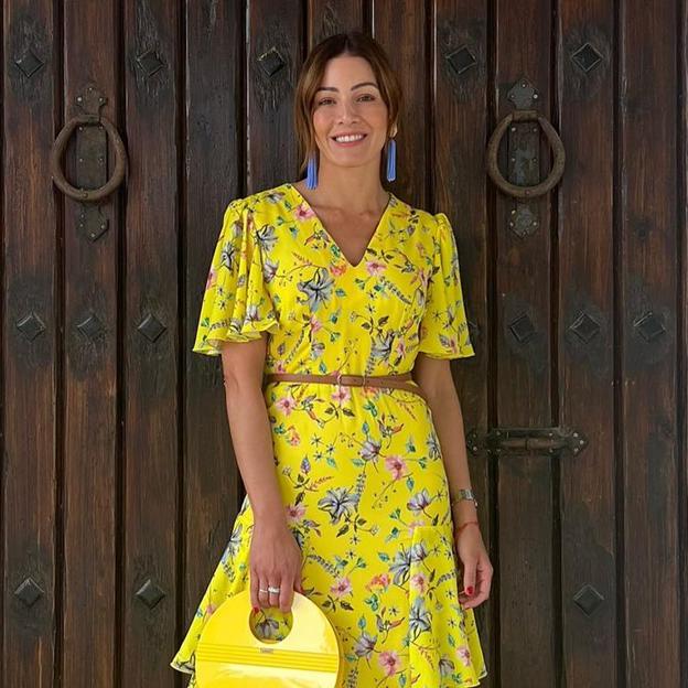 Virginia Troconis tiene el vestido blanco de encaje más bonito con el que triunfar seguro este verano