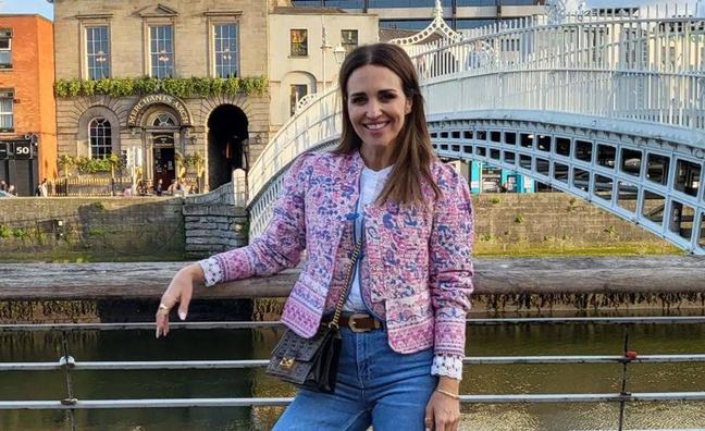 Sabemos dónde encontrar el conjunto étnico de chaqueta y chaleco favorito de las influencers que arrasa en Instagram