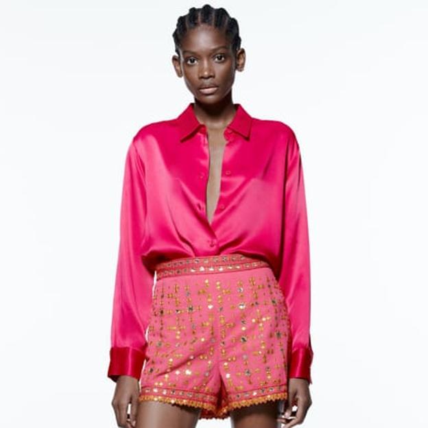 Los shorts fucsias con bordados y lentejuelas que se van a convertir en la nueva prenda viral de Zara porque ya ha conquistado a las influencers