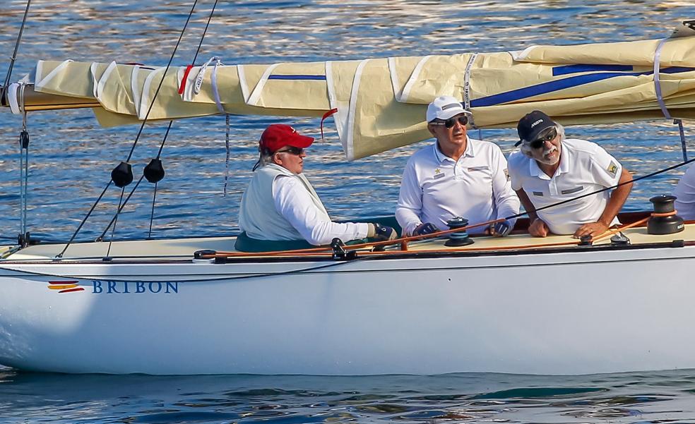 Quién es Pedro Campos, el amigo íntimo al que el rey Juan Carlos va a visitar en Sanxenxo (antes incluso que a su hijo el rey Felipe VI)