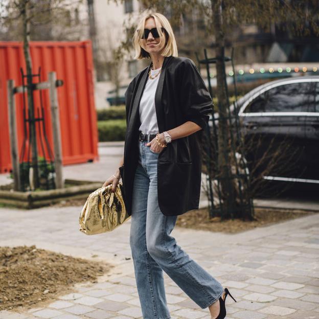 Estos mom jeans son los vaqueros más vendidos de Bershka porque hacen tipazo, sientan bien a cualquier edad y cuestan menos de 30 euros