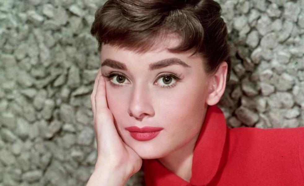 Sabemos el secreto del pelo perfecto de Audrey Hepburn: un tratamiento que tienes que probar antes del verano para presumir de pelazo