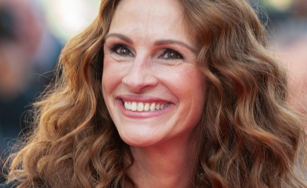 El truco para conseguir los rizos perfectos y con volumen de Julia Roberts y presumir de un pelo rizado que rejuvenece muchísimo