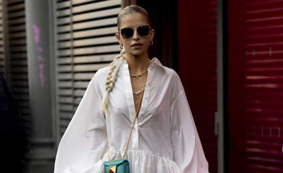 Este verano necesitas un caftán corto de color blanco para lucir un look playero que sea práctico, favorecedor y estiloso