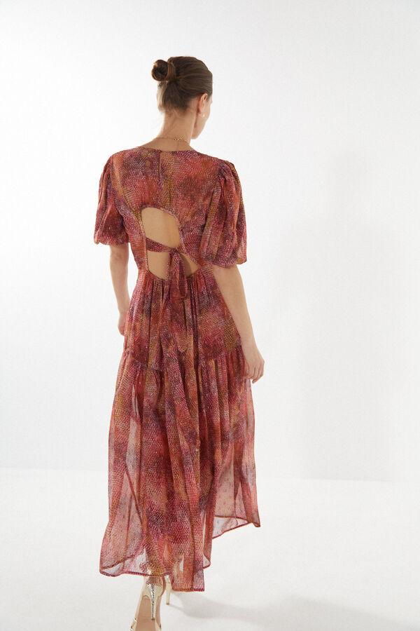 11 vestidos todoterreno aptos para todas las edades que estilizan y que podrás ponerte tanto con zapatillas como con sandalias