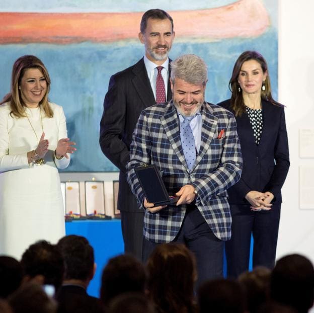La reina Letizia entregó a Lorenzo Caprile la Medalla de Oro al Mérito de las Bellas Artes, en 2018