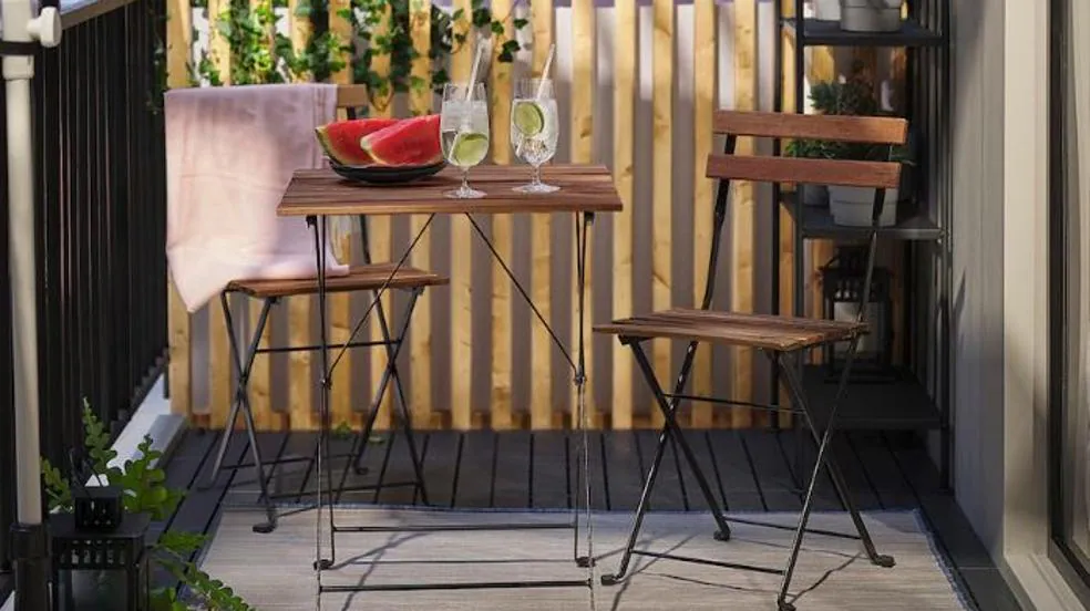 Los conjuntos de sillas y plegables para terrazas pequeñas más bonitos, y de Zara Home, Corte Inglés, IKEA, Amazon... | Mujer Hoy