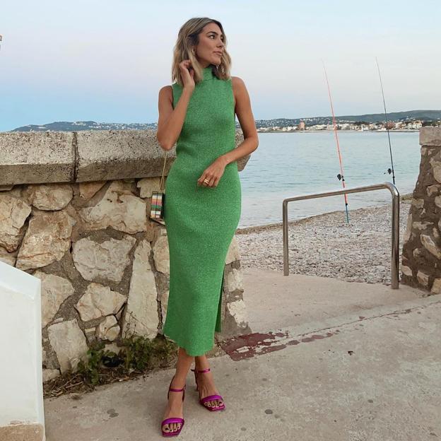 El vestido verde de Mango que ha enamorado a las influencers porque ajusta a la y queda ideal tanto con como con cuñas | Mujer Hoy