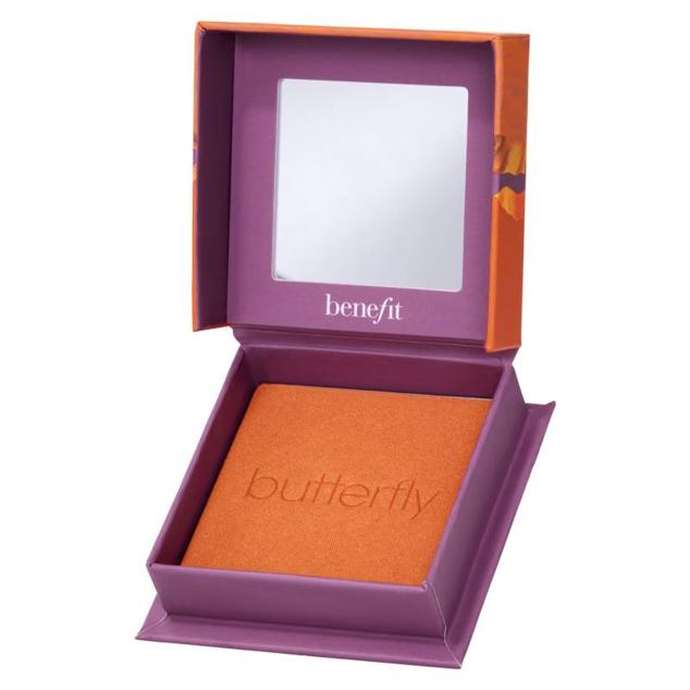 Los coloretes en tonos naranja y coral son los que tienes que utilizar este verano para conseguir una piel luminosa y natural