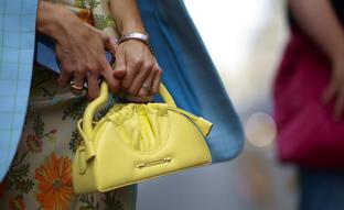 De Xisca Perelló a Victoria Federica: las famosas dicen que necesitas un bolso amarillo este verano y estos son los más bonitos