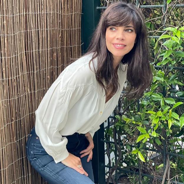 Seis posturas de yoga que aceleran tu metabolismo a partir de los 50 años: del puente a la respiración de fuego