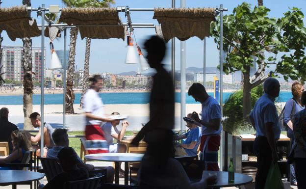 PEZ VELA: Sitio para disfrutar de la playa y de la mejor cocina marinera.