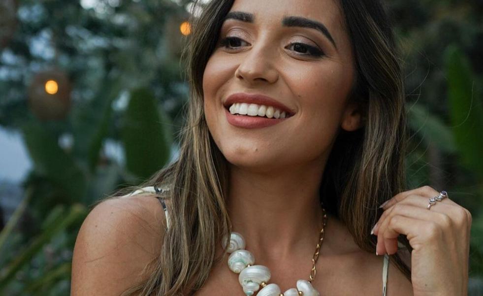 Ficha el vestido largo de Parfois que aprueban las influencers: muy cómodo, rejuvenecedor y barato