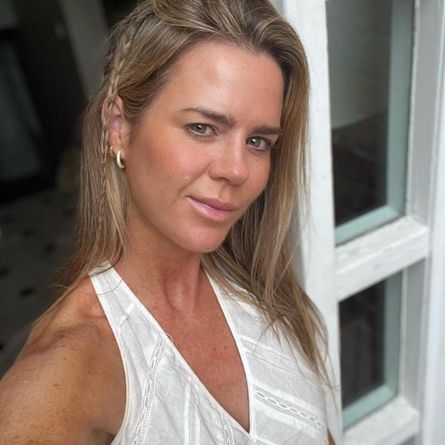 Calado, con volantes y en un color que realza el moreno: el conjunto de Zara de Amelia Bono que va a arrasar en verano