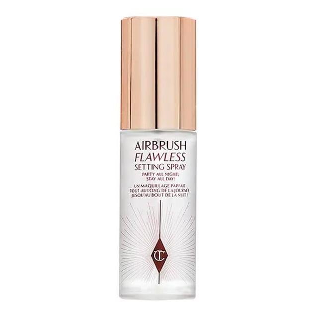 Los mejores sprays fijadores de maquillaje: Airbrush Flawless Setting Spray de Charlotte Tilbury