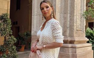 El look más elegante, fresquito y cómodo del verano este en tejido perforado que te permite ir bien vestida a todas partes