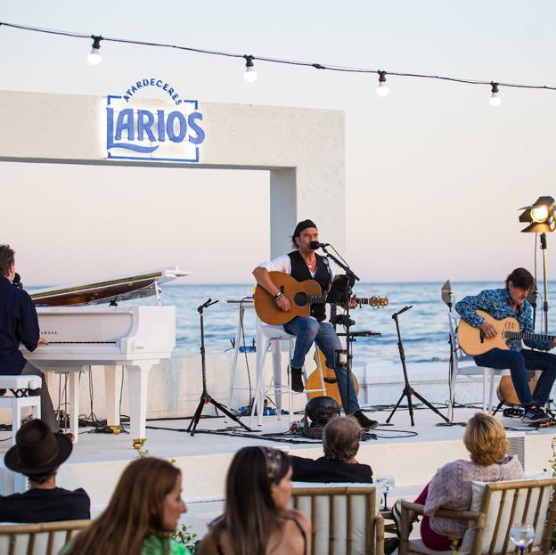 Conciertos, una buena copa y los atardeceres más bonitos de España: este es el mejor plan del verano